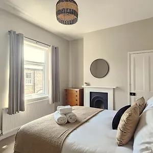 St Pauls Terrace - 2 Bed House Nr Train Station York